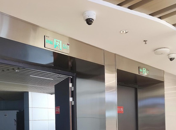 智能疏散系統(tǒng)如何確保在緊急情況下的通信暢通無(wú)阻？