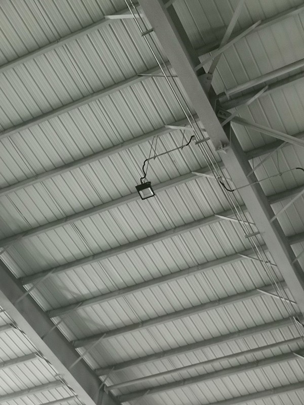 智能疏散系統(tǒng)如何識別并避開火源和煙霧？