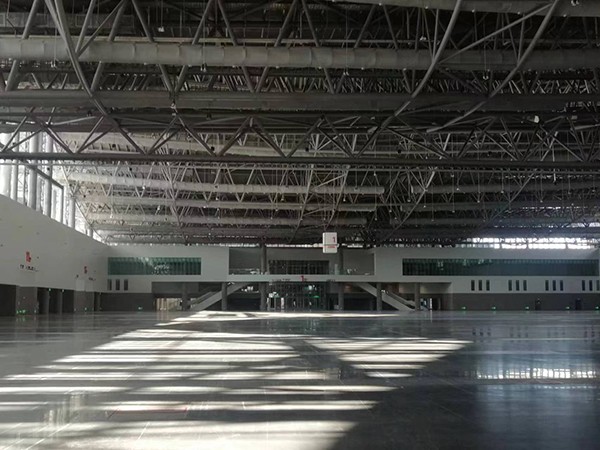 應(yīng)急照明疏散指示系統(tǒng)在哪些場所是必需的？